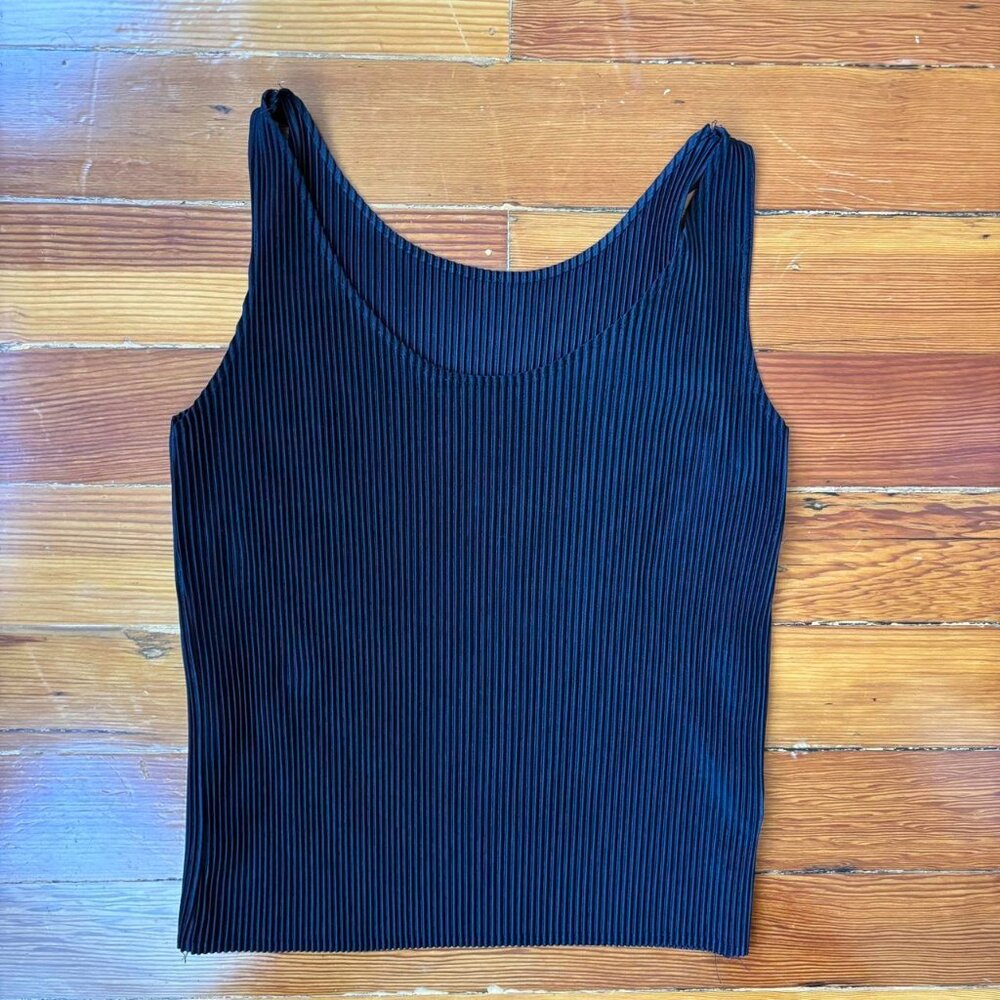 Y2K Vintage Pleated Plisse Black Tank Top MEDIUM